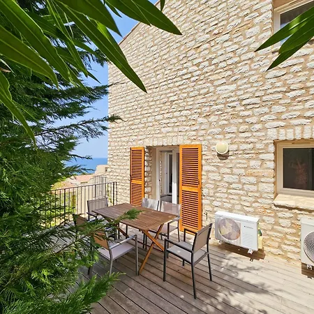 Holiday home Maison 80m2 A 150 Metres De La Avec Balcon Et Terrasse Vue Panoramique Sur Le Golfe De Saint-florent